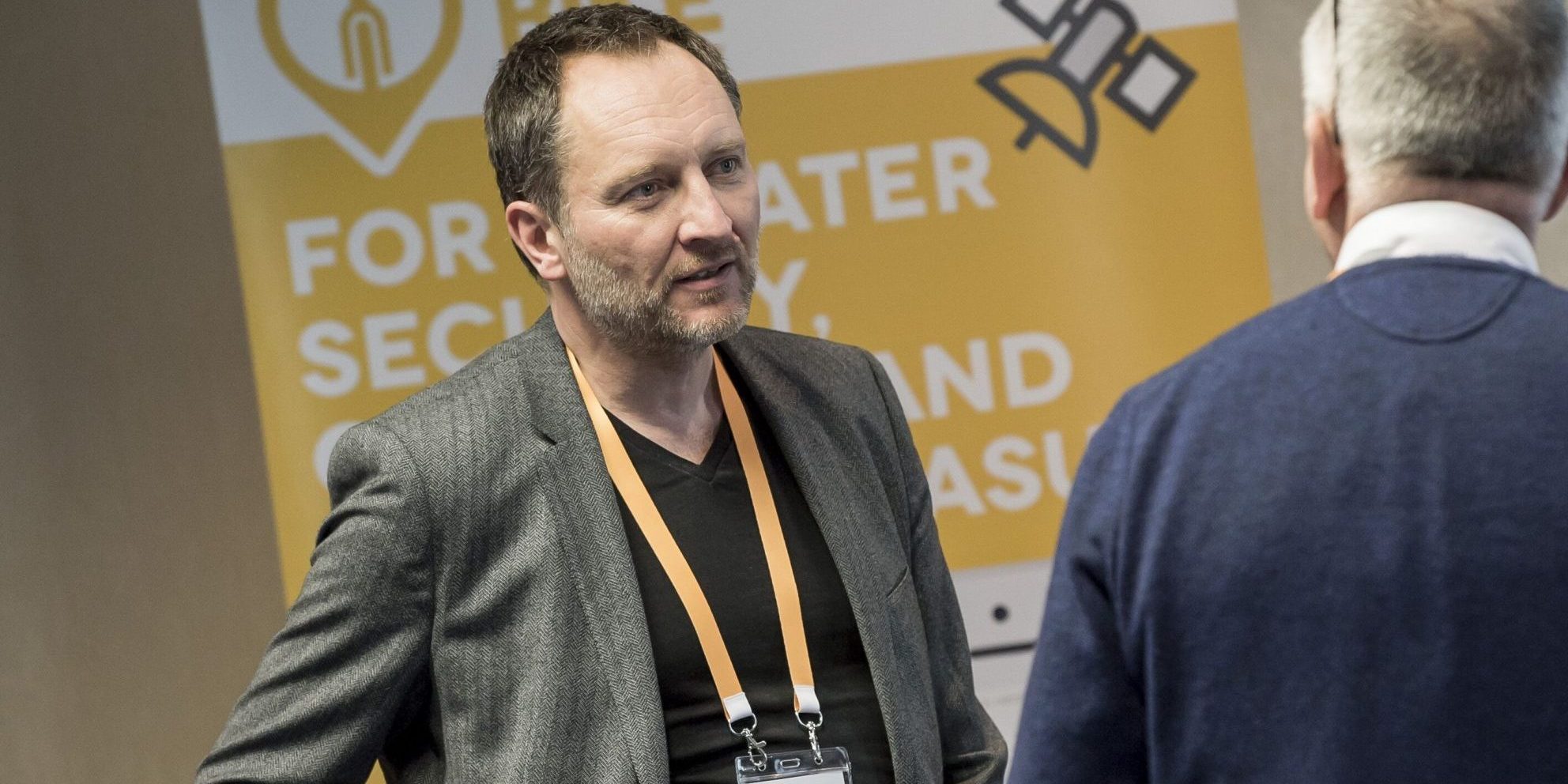 Thomas Ullmann vor einem IT'S MY BIKE Rollup