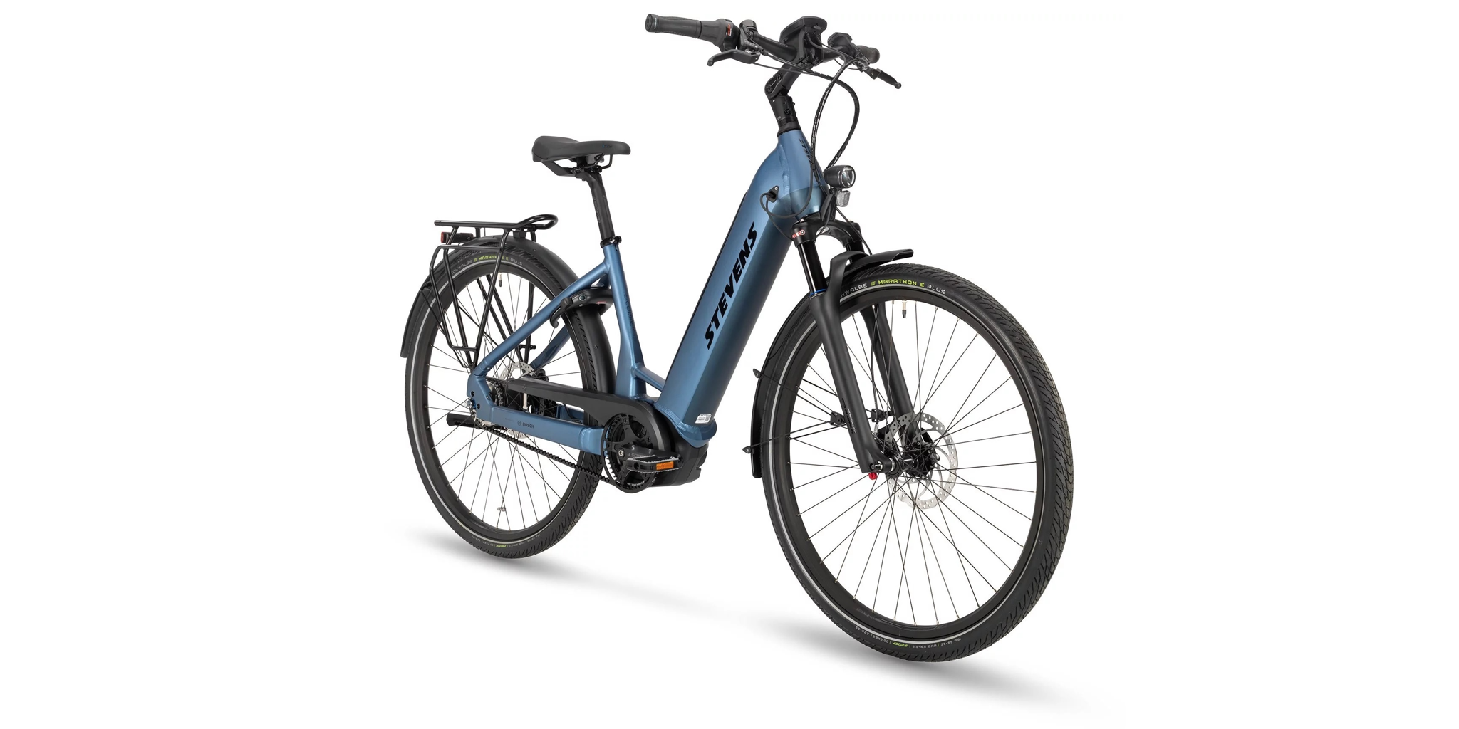 blaues E-Bike vor weißem Hintergrund