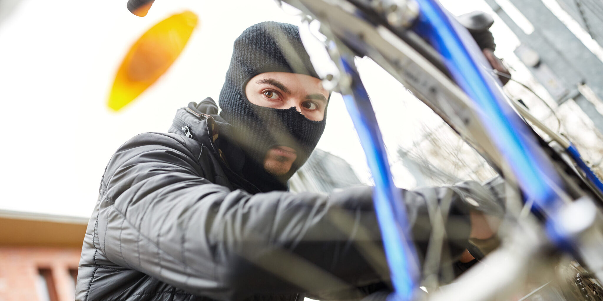 Fahrraddieb beim Farraddiebstahl